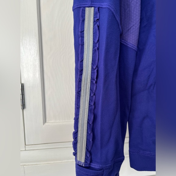 LULULEMON | 10 | RUN-DASH Pullover | Wish Blue - Picture 3 of 13